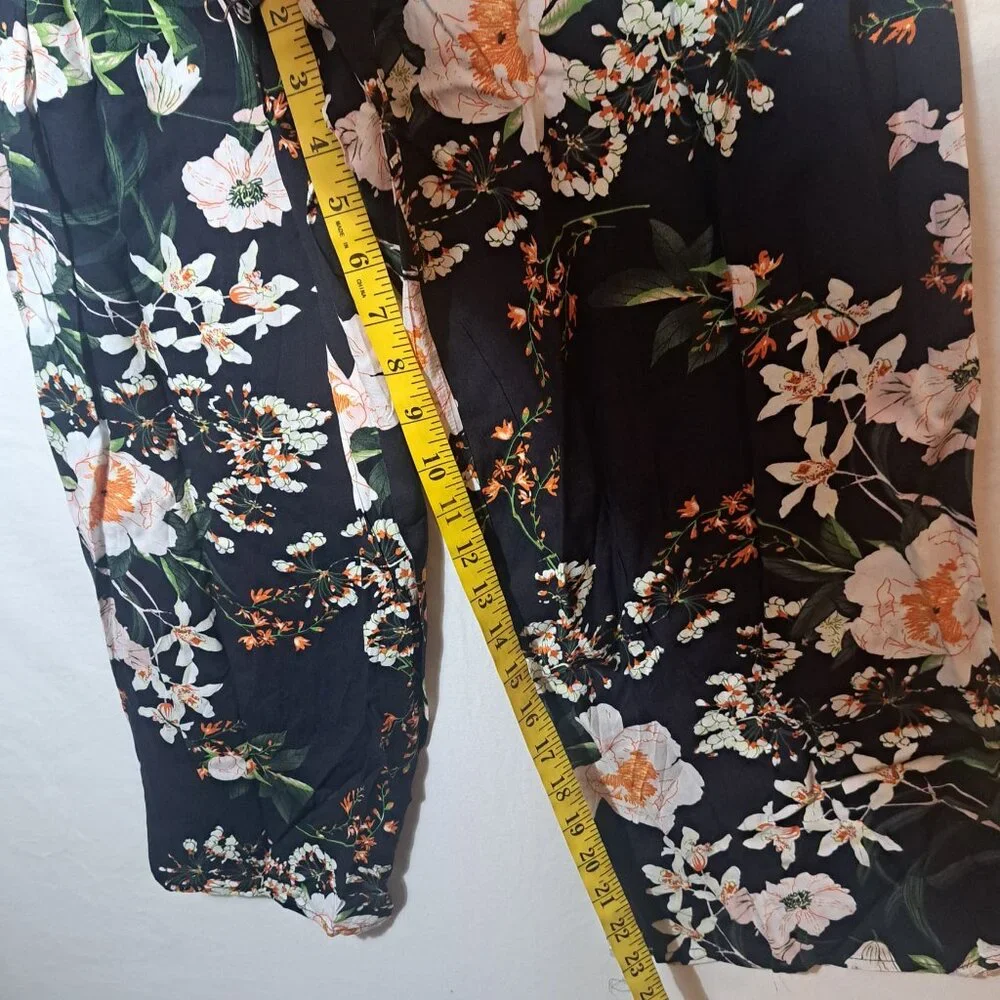 Kindred Anthropologie Jumpsuit Size Medium Black Floral Smocked‎ Wide Leg NEW
